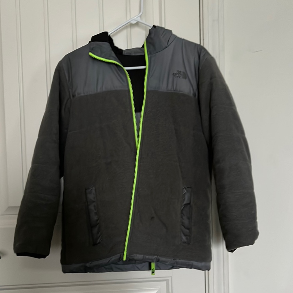 Kids Grey NorthFace puffer jacket